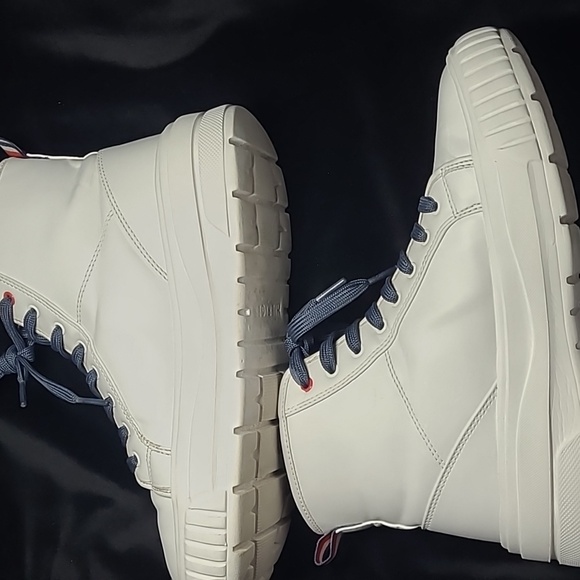 Tommy Hilfiger Women's Lace Up Sneakers White Boots Pre loved good cond sizes9m - Picture 3 of 8